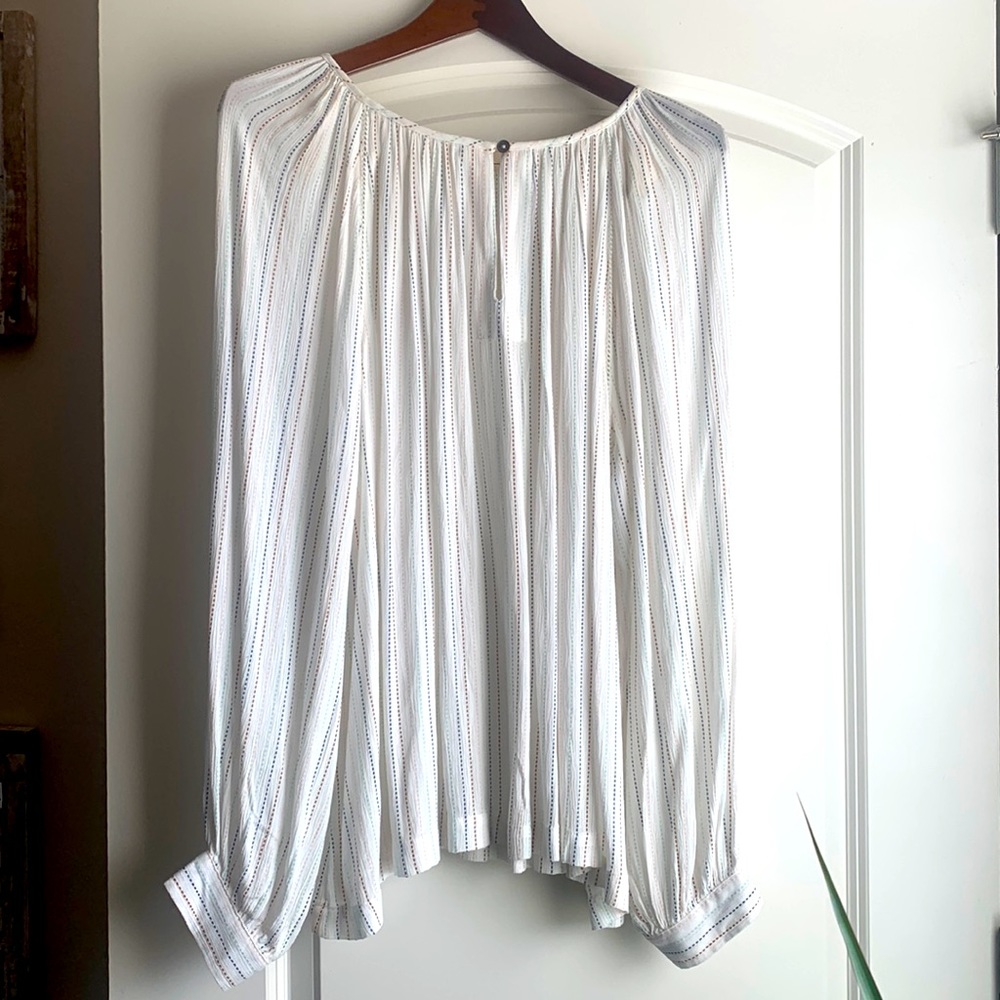Cute, cute! a.n.a. Peasant Top in great condition!